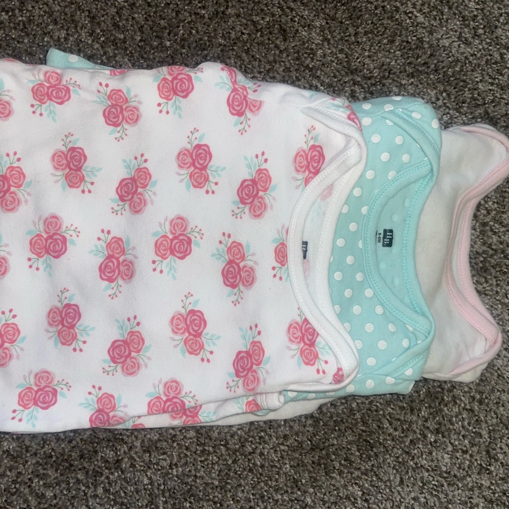 Hudson baby 3pc 0-6 month night gowns long sleeve .